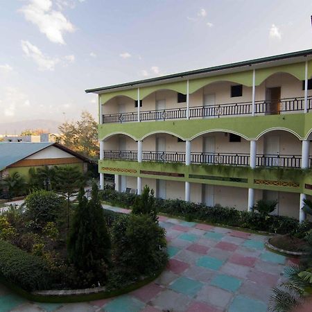 Kemael Hotel Tabarre Esterno foto