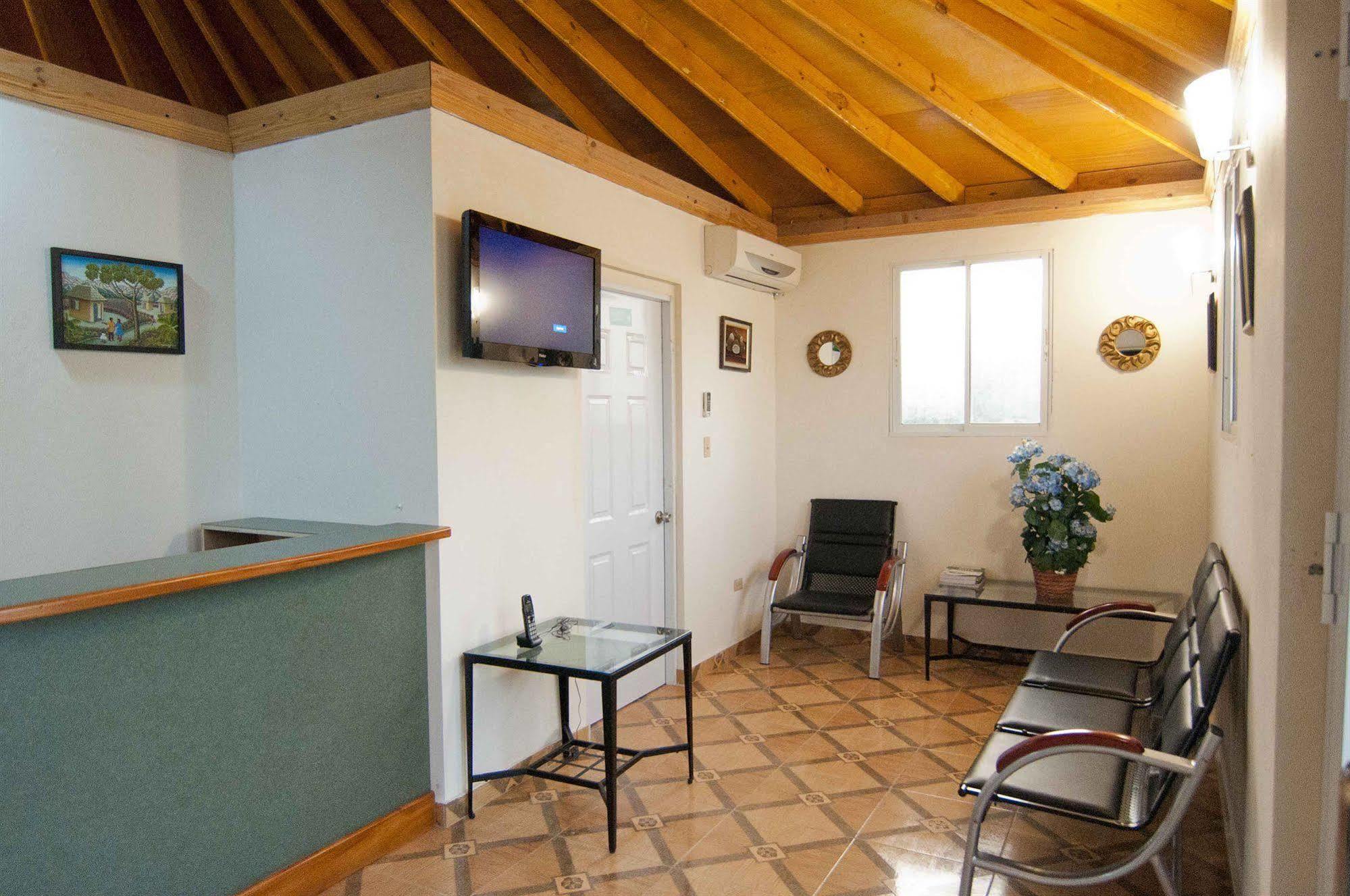 Kemael Hotel Tabarre Esterno foto