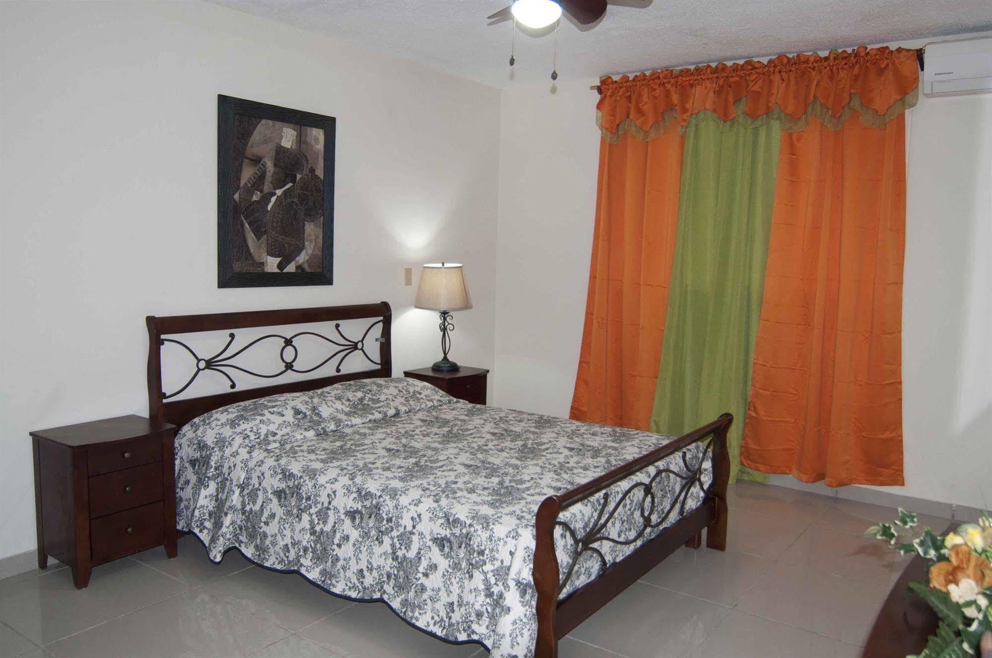 Kemael Hotel Tabarre Esterno foto