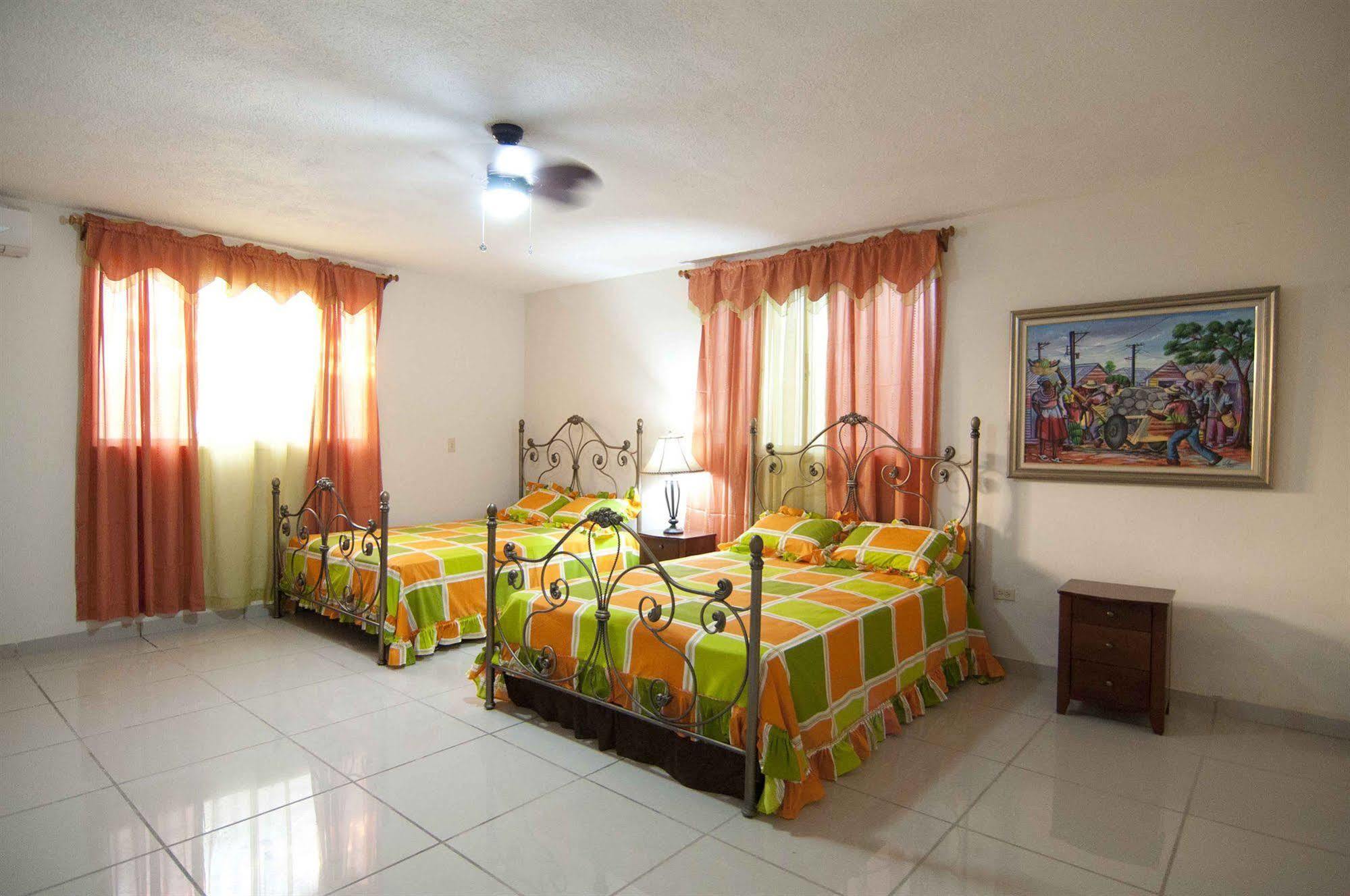 Kemael Hotel Tabarre Esterno foto