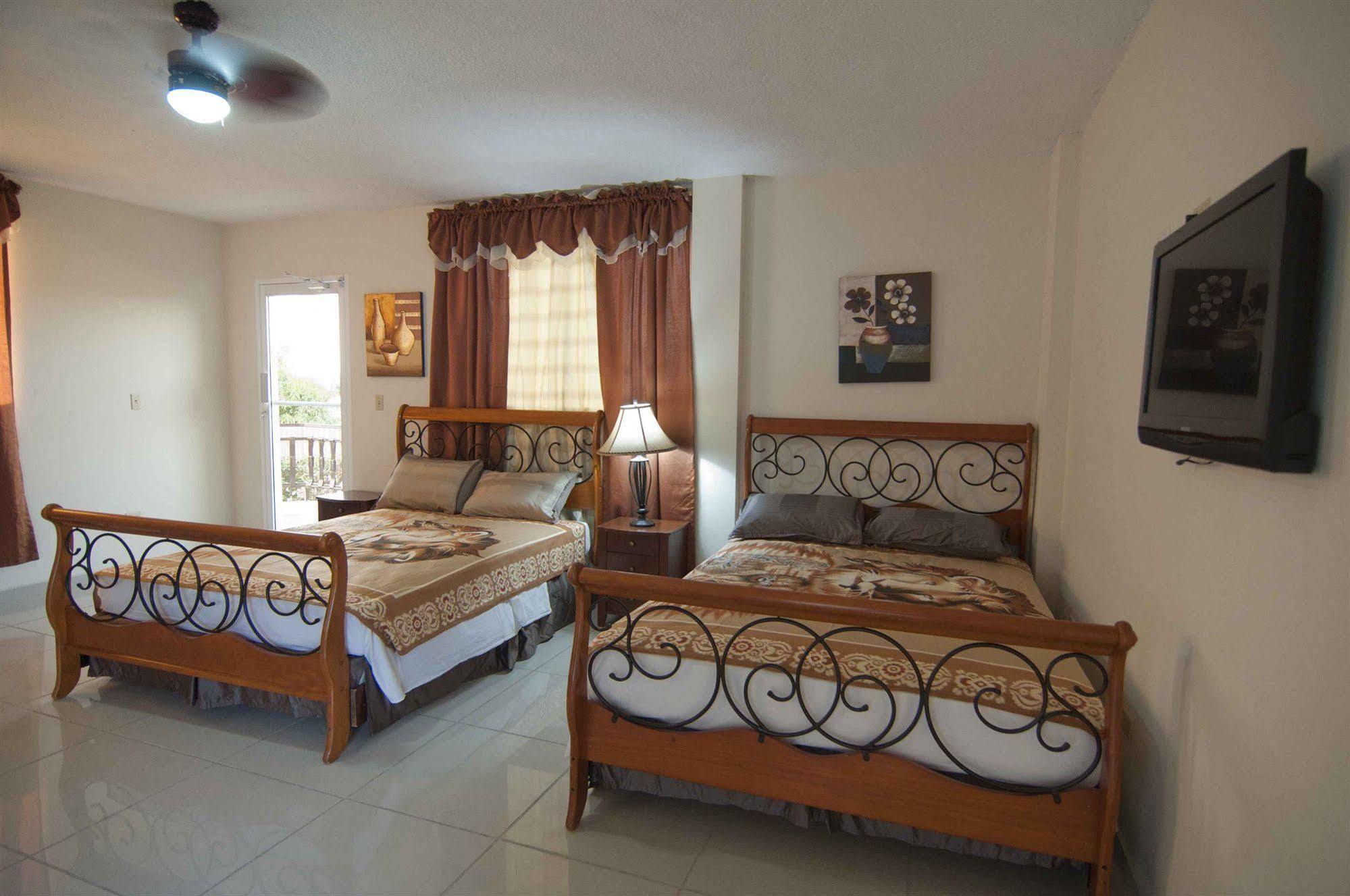 Kemael Hotel Tabarre Esterno foto