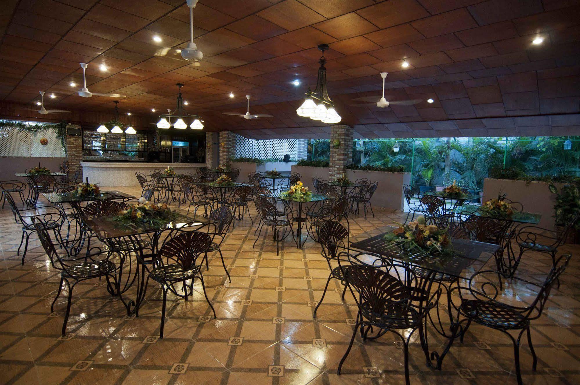 Kemael Hotel Tabarre Esterno foto