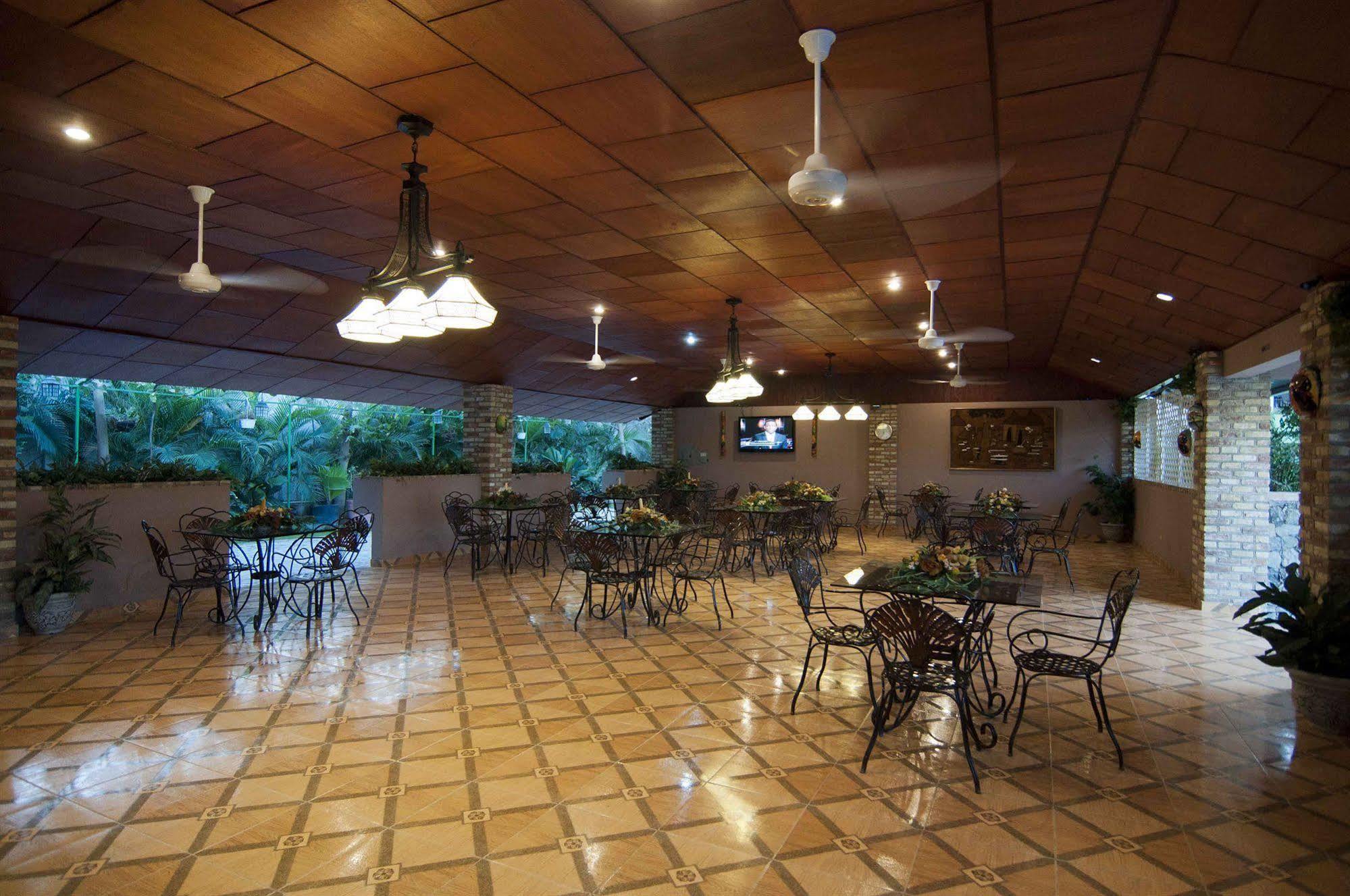 Kemael Hotel Tabarre Esterno foto