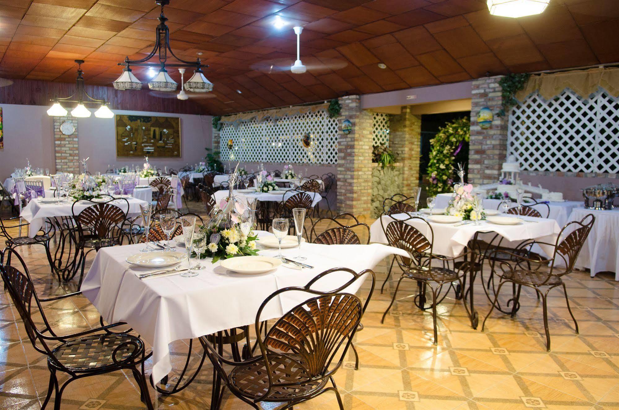 Kemael Hotel Tabarre Esterno foto
