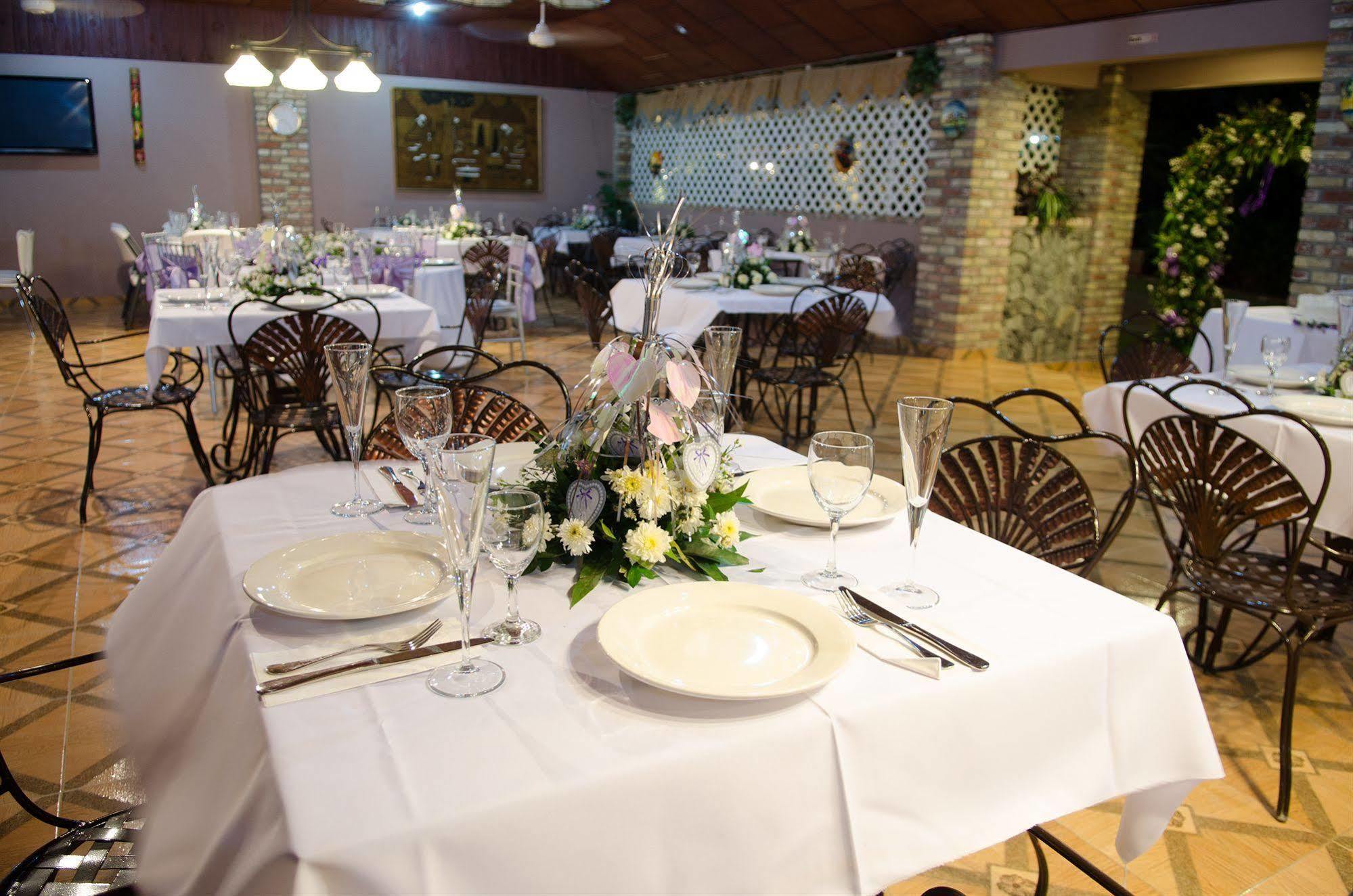 Kemael Hotel Tabarre Esterno foto